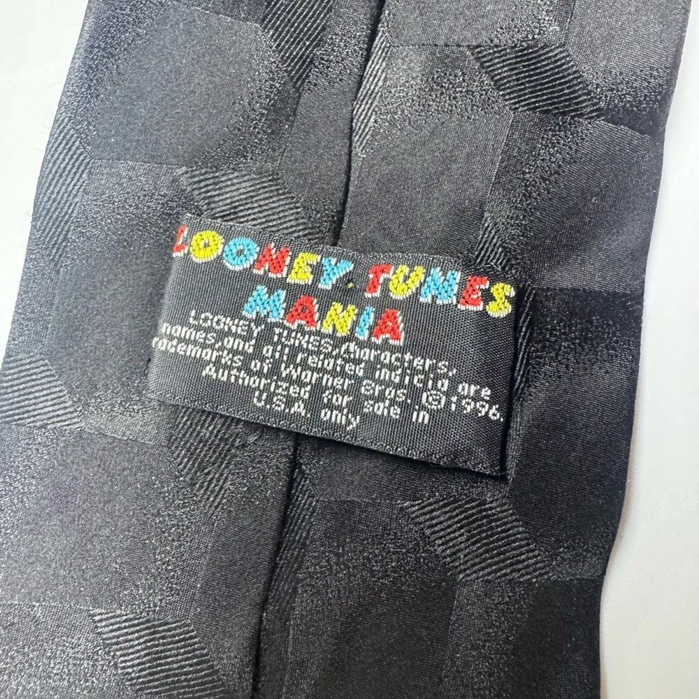 VINTAGE 1996 WARNER BROS LOONEY TUNES MANIA NECKTIE I DONT DO CHIMNEYS